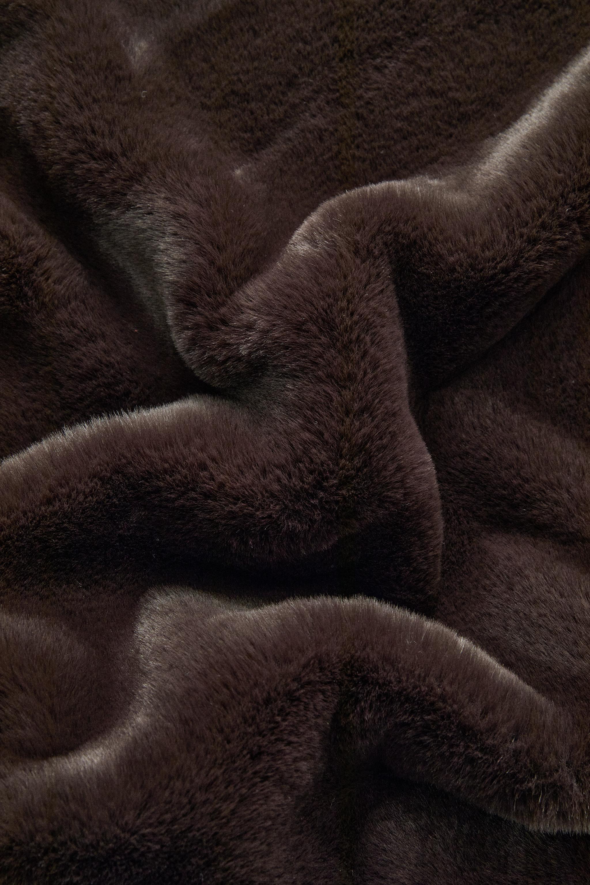 FAUX FUR BLANKET